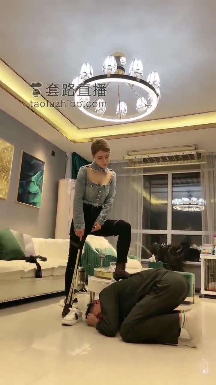 妮可 调教 对摄影师的严厉惩罚