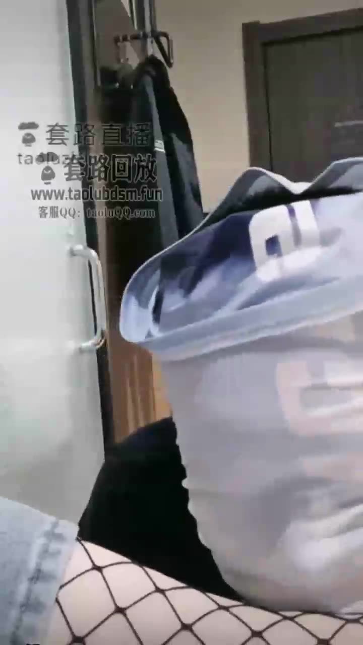 甜音 圣水 牛奶 面包 暴力踢狗头