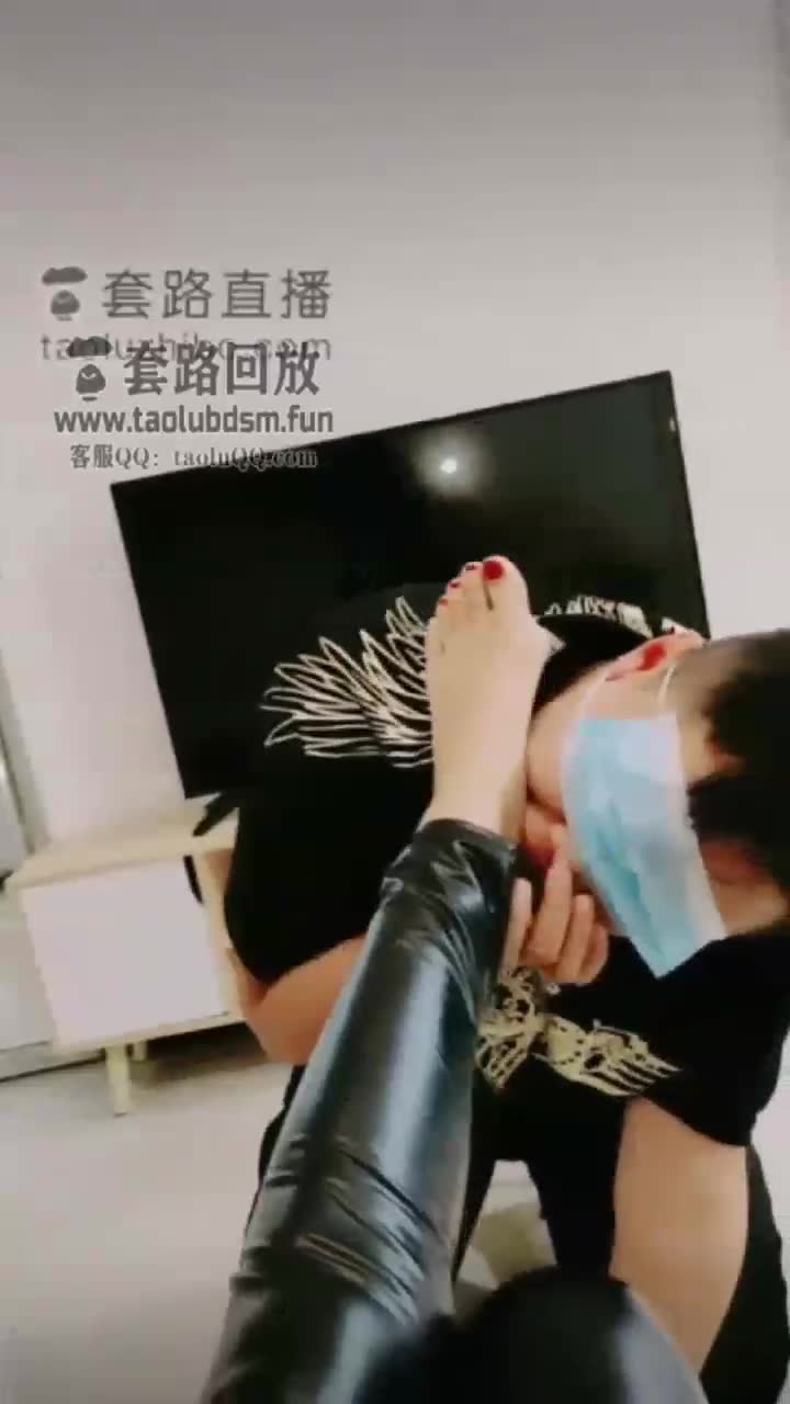 林夕 来楼下邻居家玩贱货