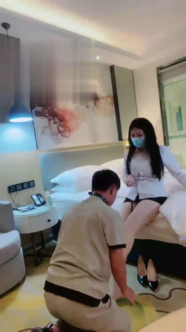 雪琪琪 剧情 偷看邻居女领导的下场