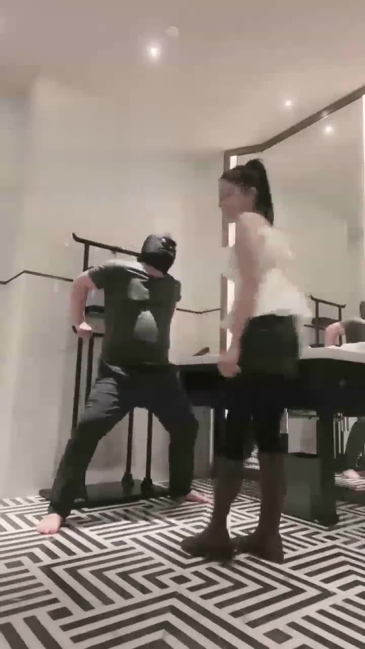 爱神 三女王踢裆