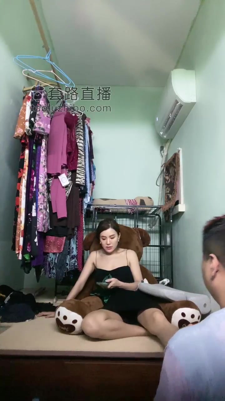 打眼李嘉欣 女王狠揍一个190的笨熊 2