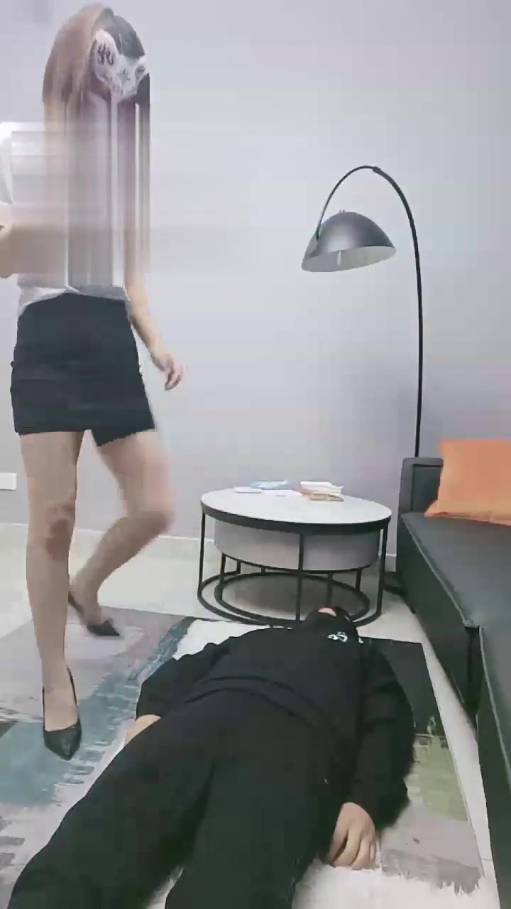 淄博黑猫 高跟黑丝袜 调教狗奴