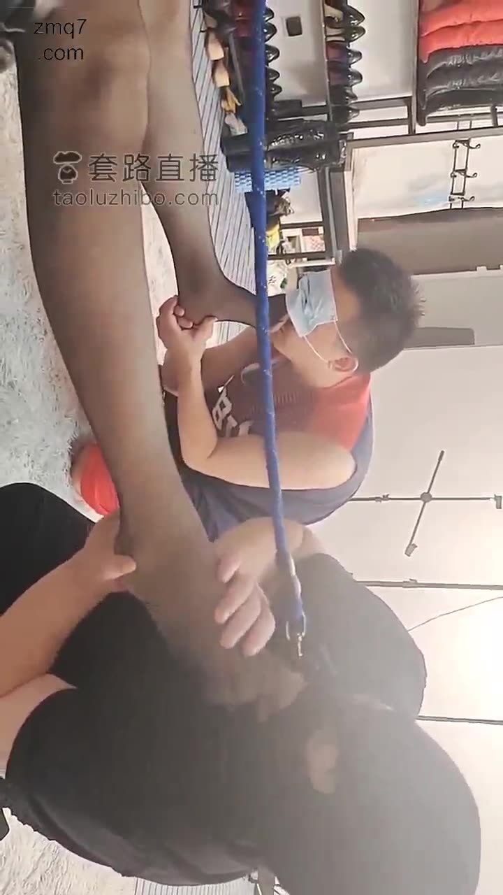 北京冷大人 收拾双废物 被身高179的女王暴打