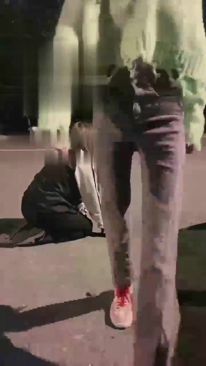 安琪 户外玩母狗 脚踢 羞辱