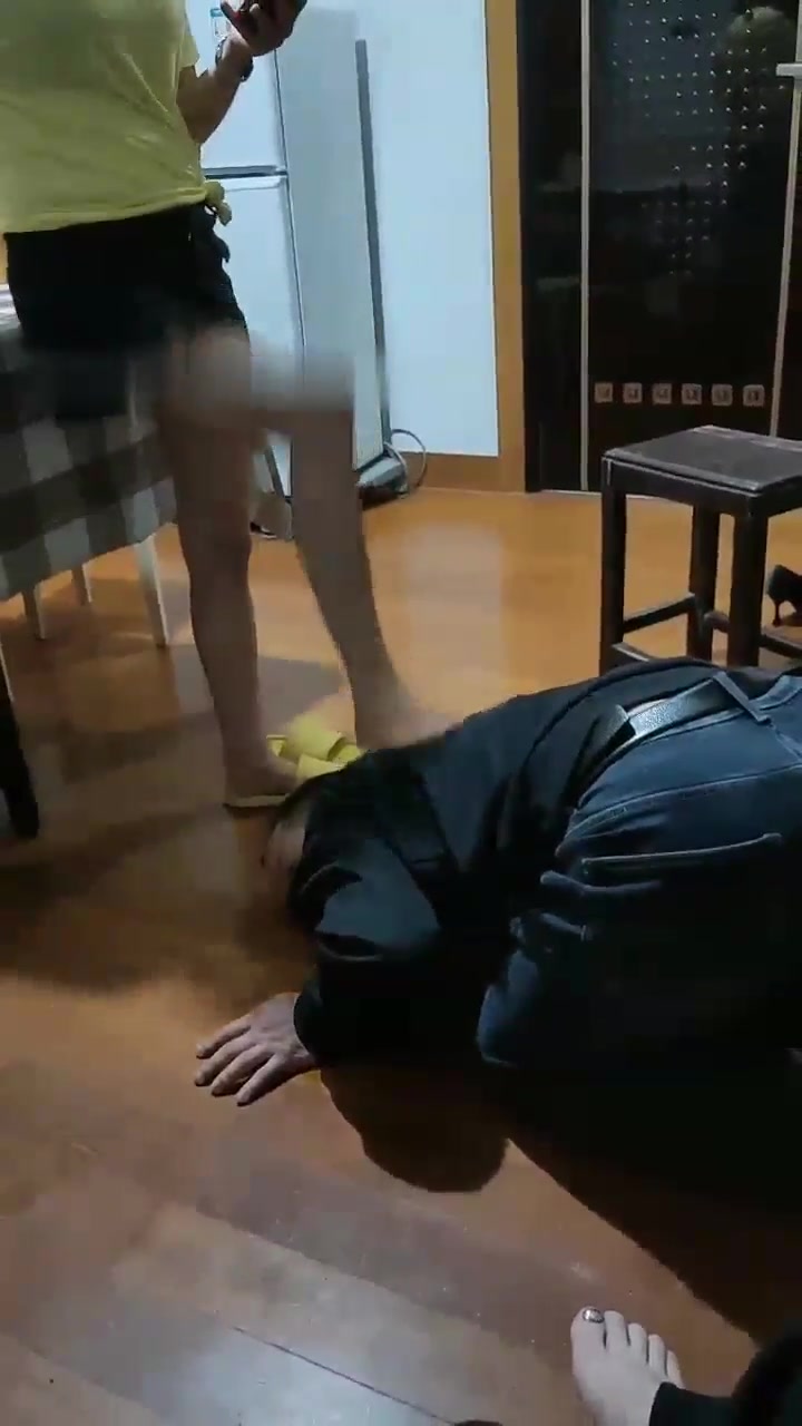 香香小公举 继续圣水 惩罚贱狗