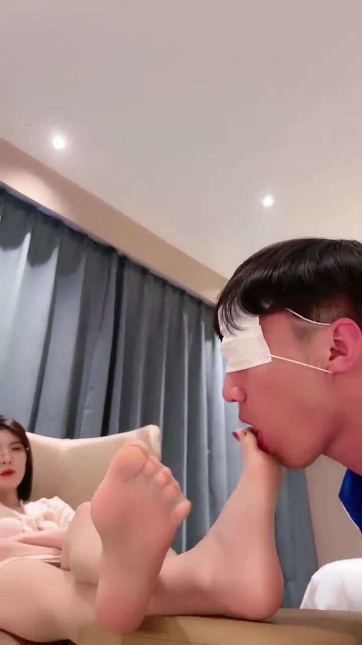 简一 女主人的脚奴 要求很苛刻
