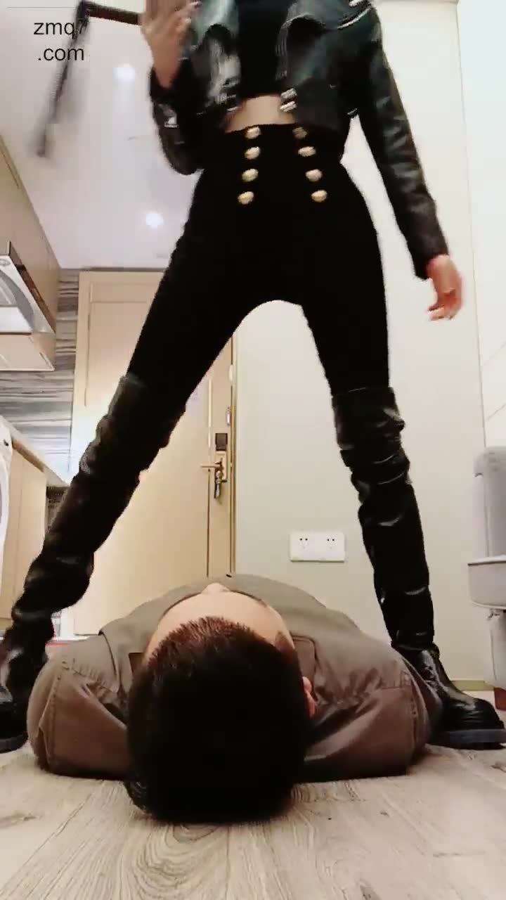 美娜格格 剧情 叛逆女生驯服班主任