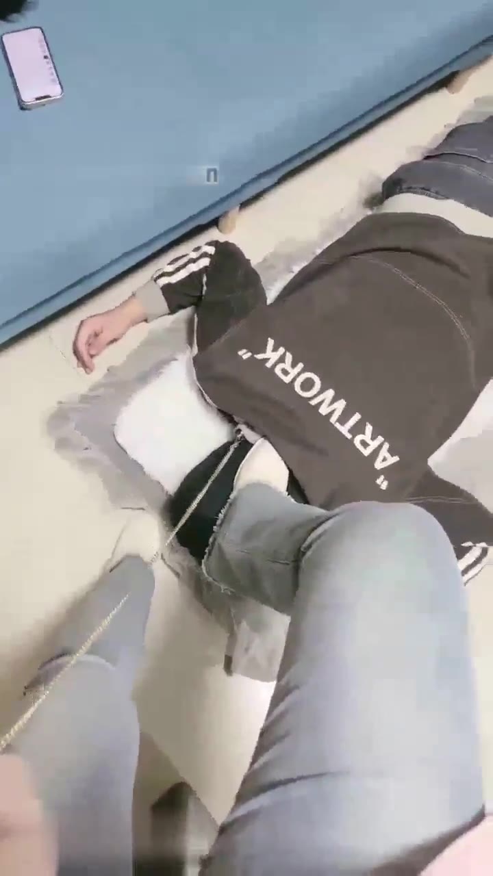 露娜爱踩头 踩狗头 靴子除臭
