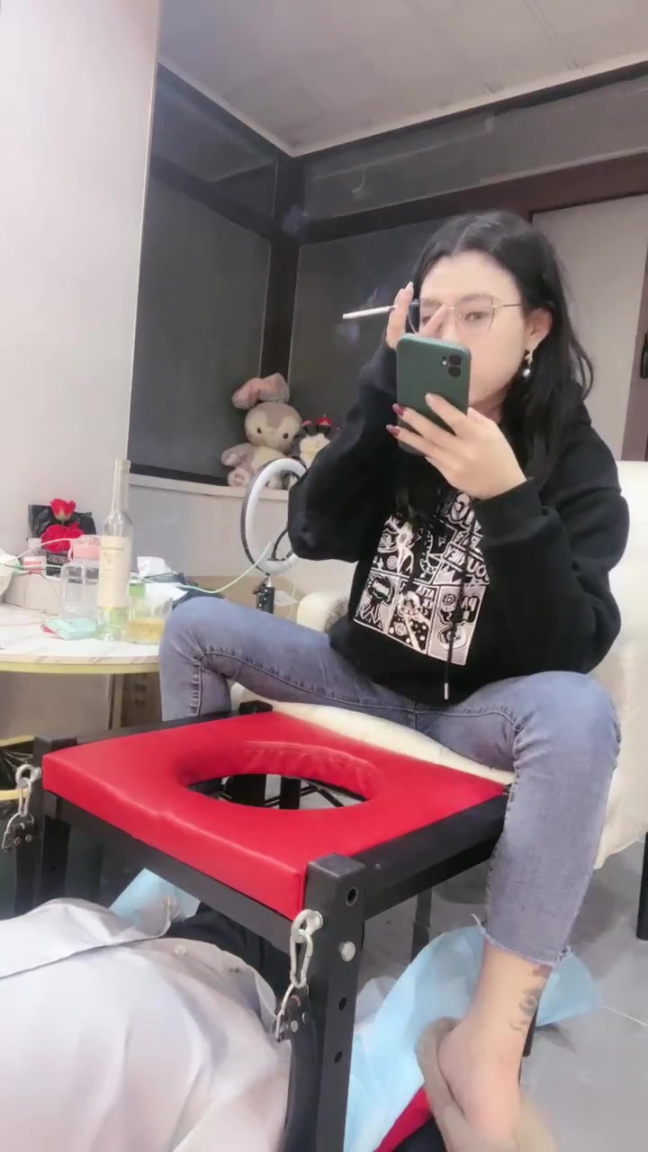 初见 喝完酒回来 试试有没有晚餐给狗奴吃