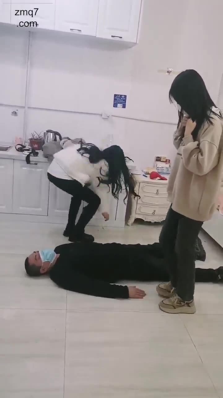 吴迪 骑马 骑脖子 踩头