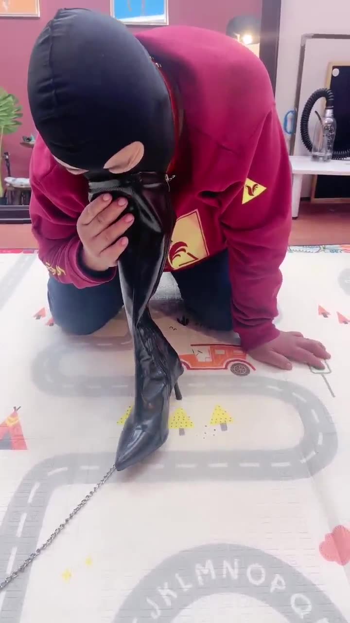 小祖宗 新来的贱货 第一次体验主人的调教