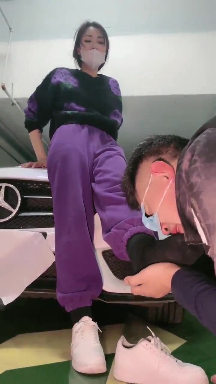 小祖宗 户外调教 抓住一个醉酒男子