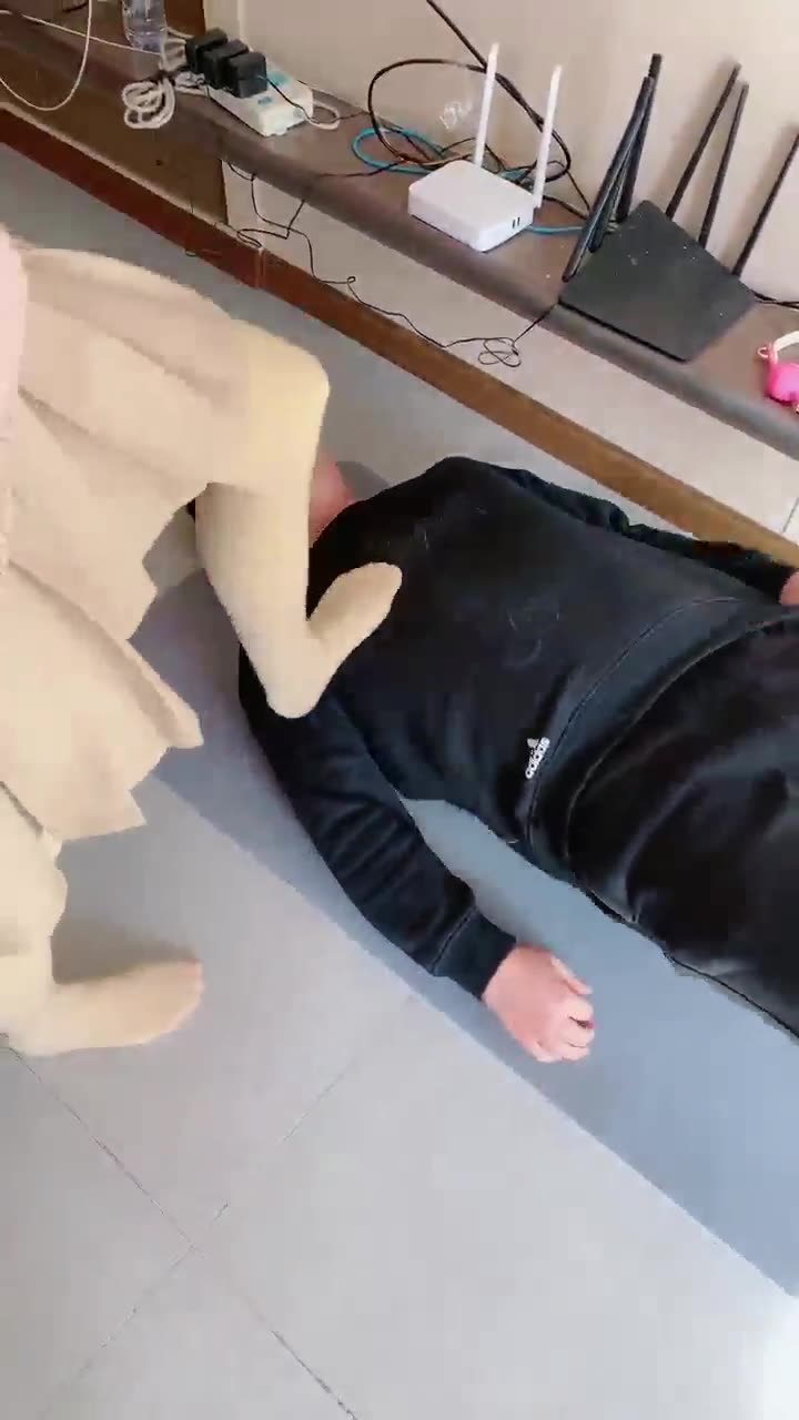 银儿 调教原子的闺蜜小兔牙