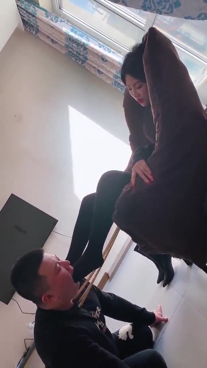 银儿 这个素人不简单 真放得开