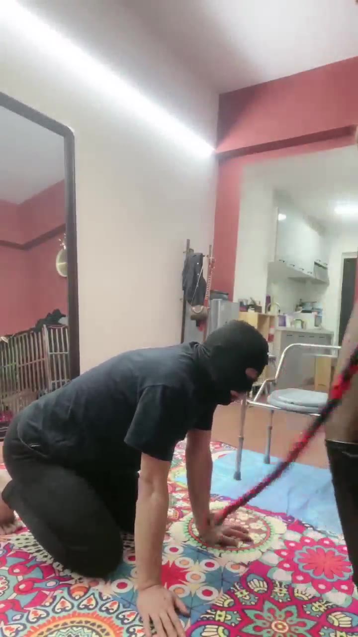 小祖宗 调教 打到贱奴心甘情愿的吃 高筒靴深喉