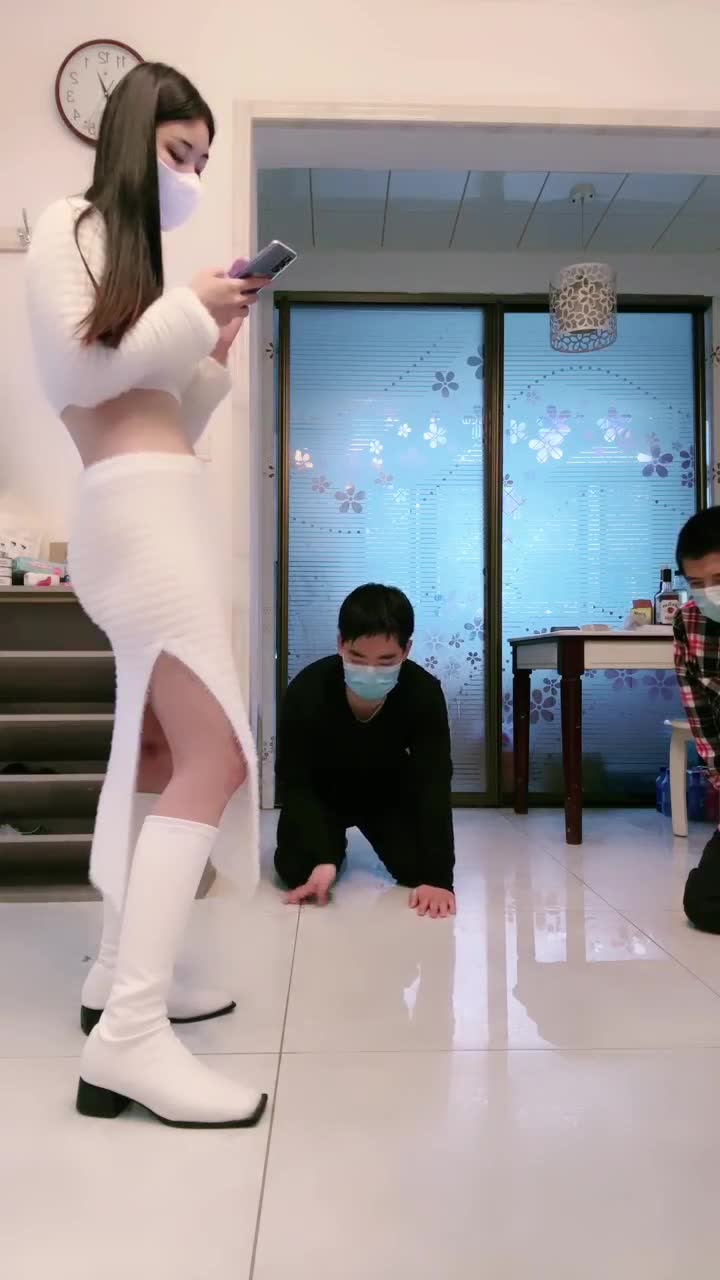 罗宾 当着亲爸的面 玩儿子