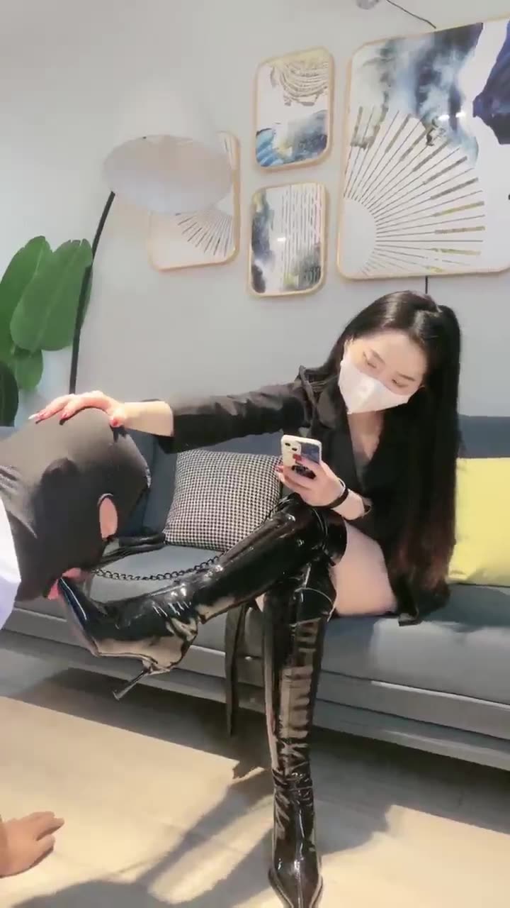 晚晚 剧情 女总裁应聘家奴