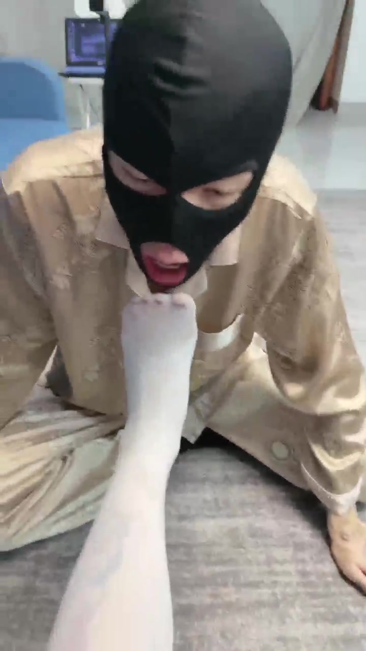 心动茜茜 双马尾新人女王的调教