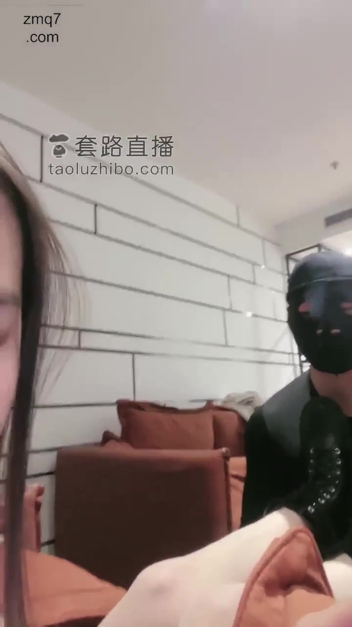 护短 马丁靴玩废肌肉男