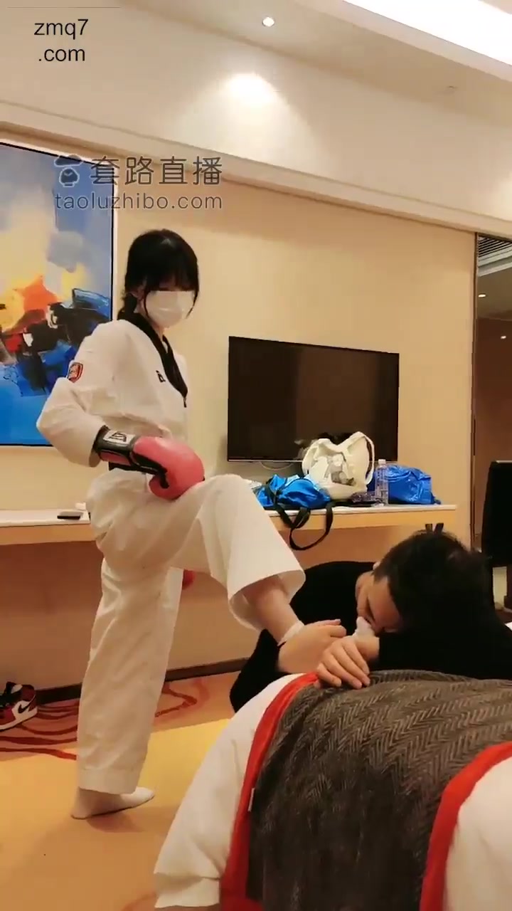 暴力美学 暴打踢馆男