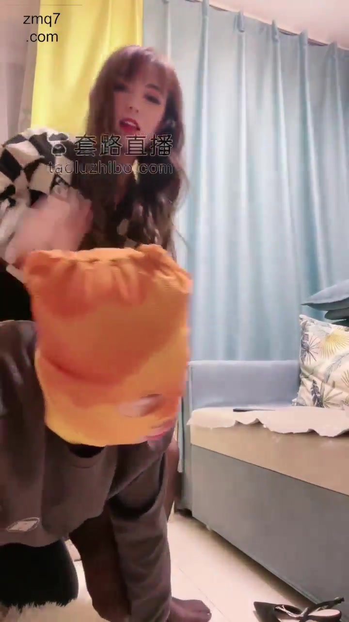 梦涵小主 深夜回家 调教圈养狗