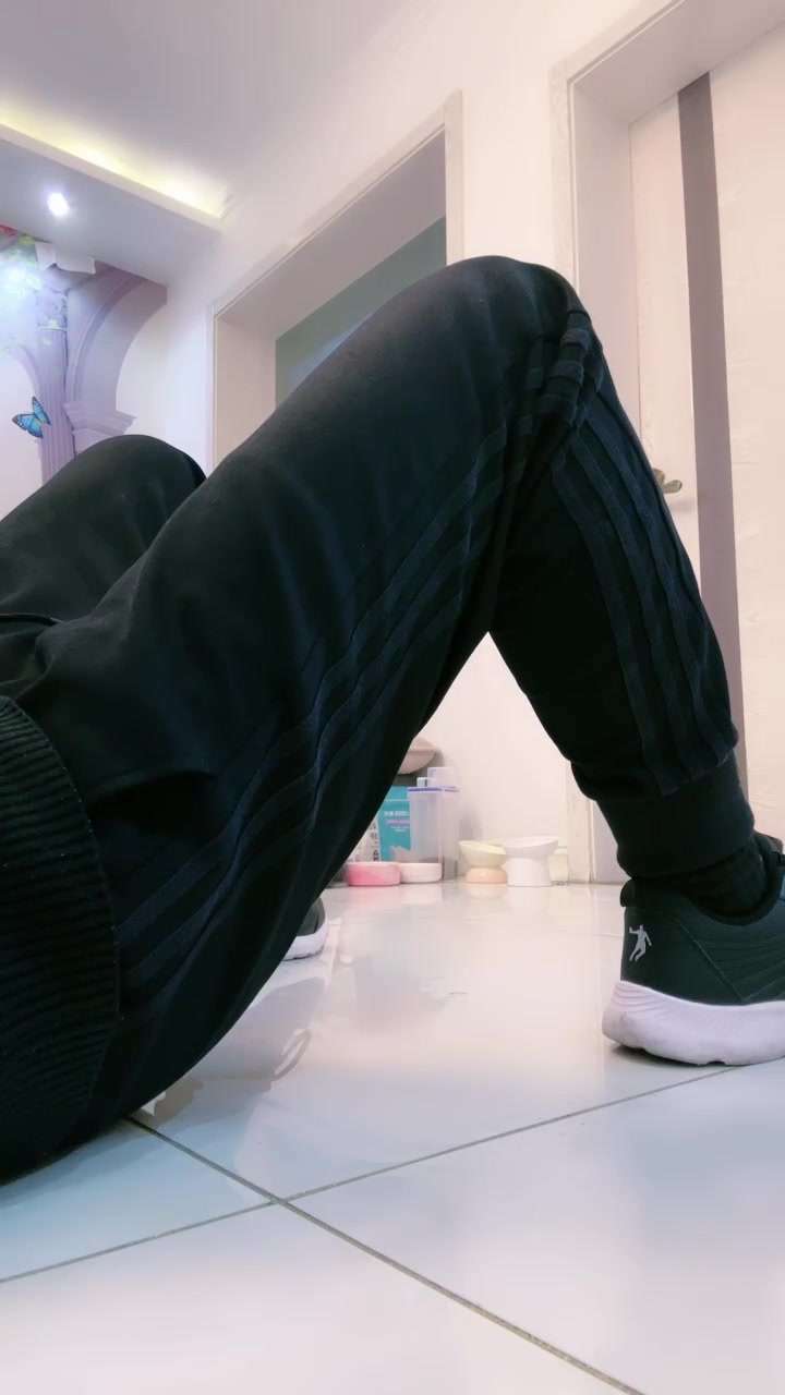 罗宾 调教脚奴