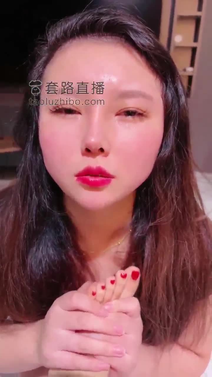 莉莉丝 在我家随意玩一条母畜