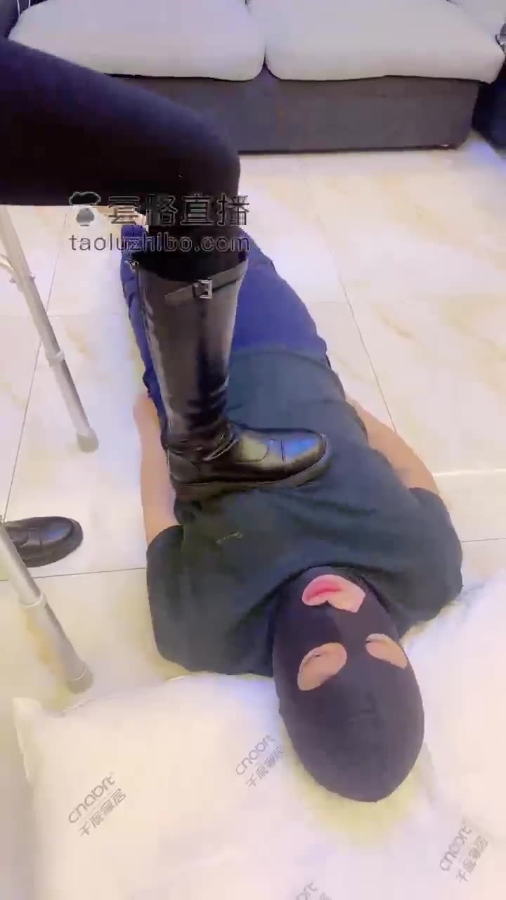 冷鸢 训练新人