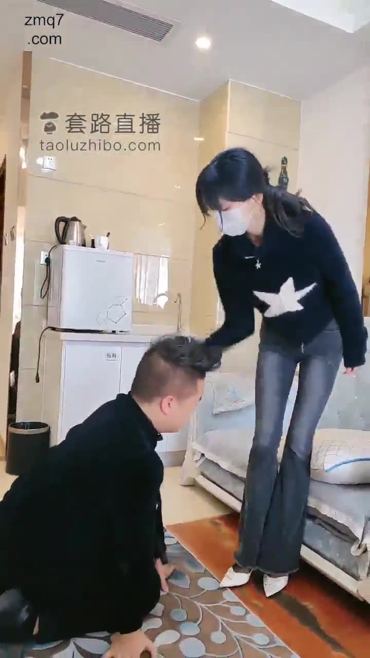 暴力美学 重刑吊打迟到奴