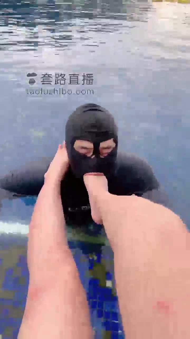二宝 室外调教 三亚的游泳池