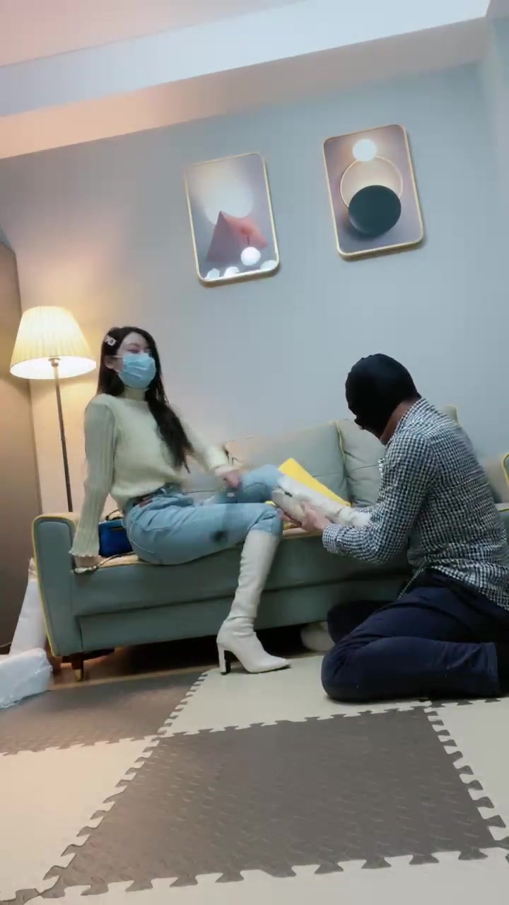 狐狸女皇 给我爬进来
