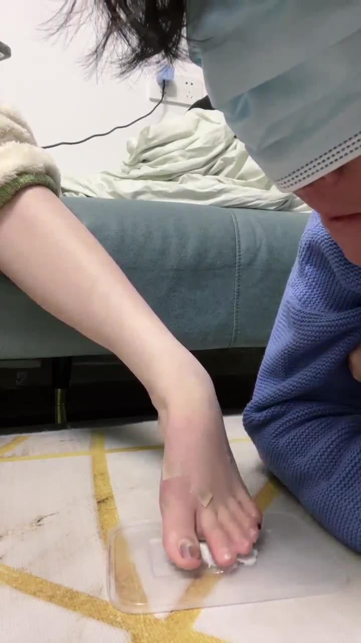 木秋夜深了 家奴伺候