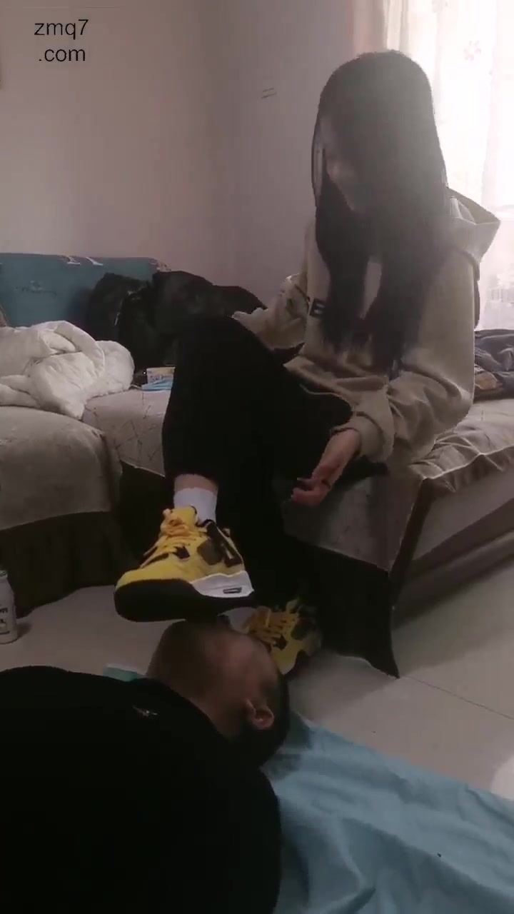 与精神小妹的那些事 口水拉丝儿