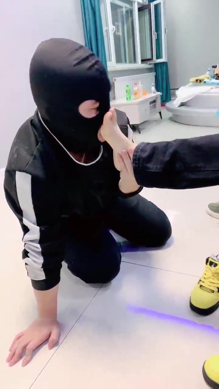 与精神小妹的那些事 真实搭讪素人被暴打