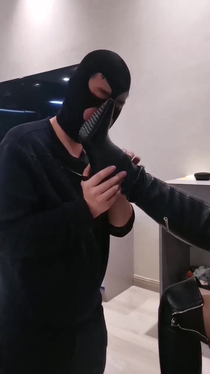 冷御 调教靴奴 清理