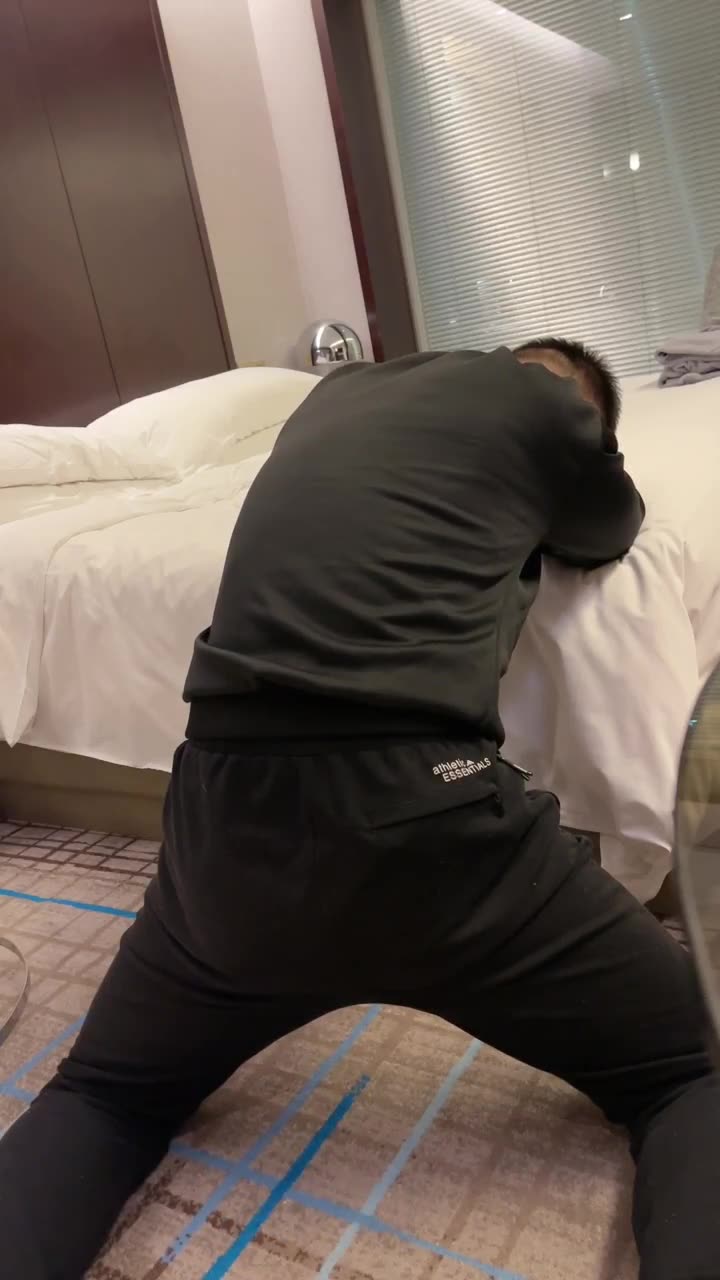 橘子没熟 暴虐 女主人的小白鞋