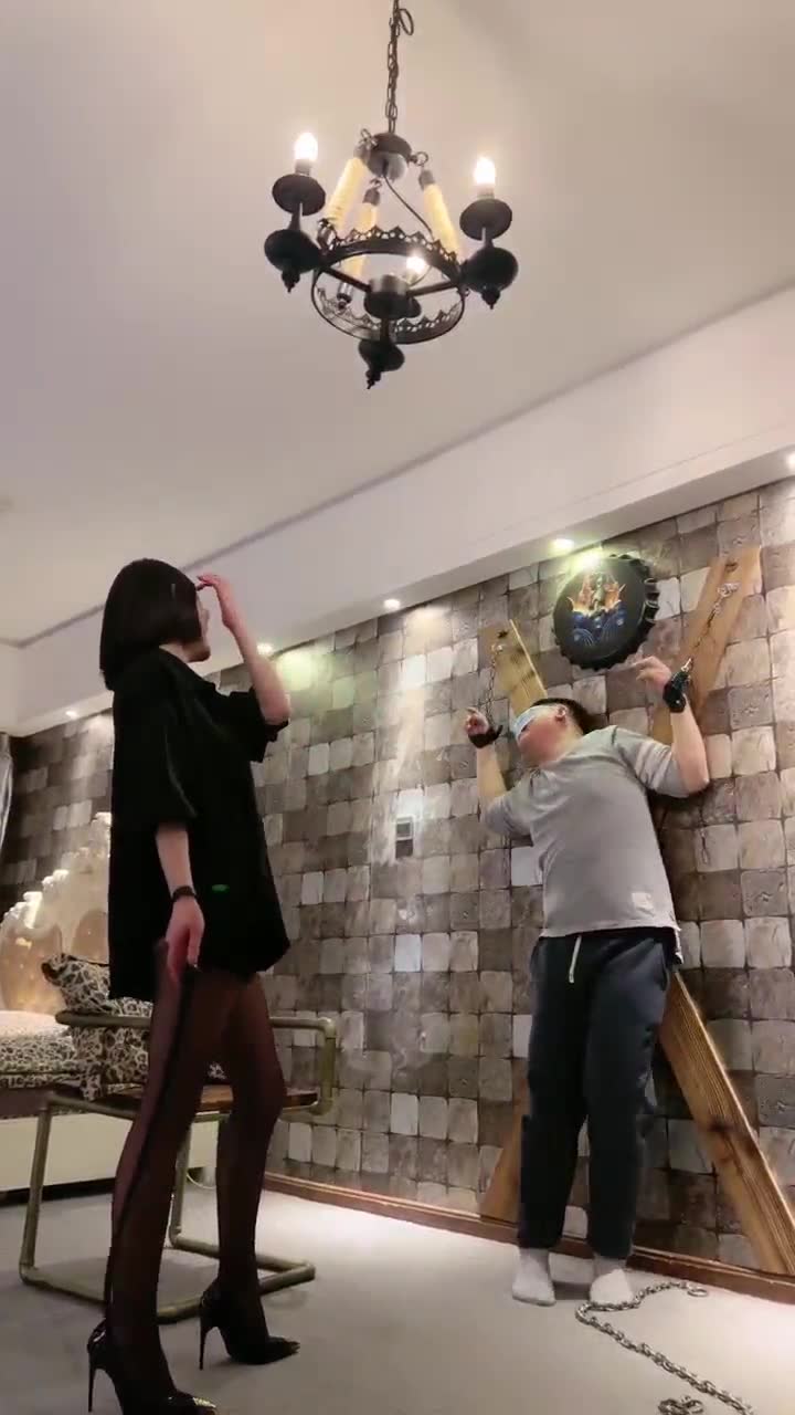简一 铁镣 暴躁的女王