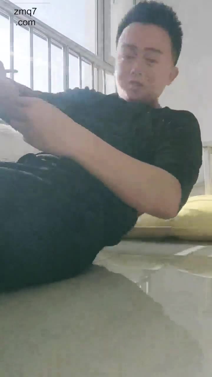 小贱MT 女主人的全体重踩踏