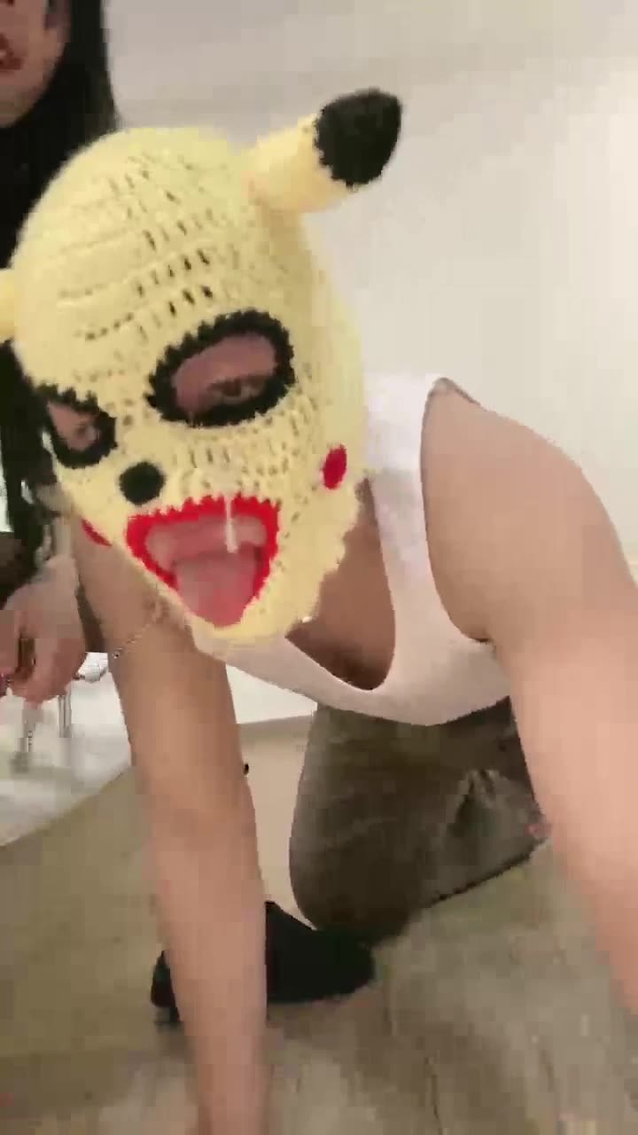 陈甜女帝 重度踩踏 呕吐 浓痰 短靴