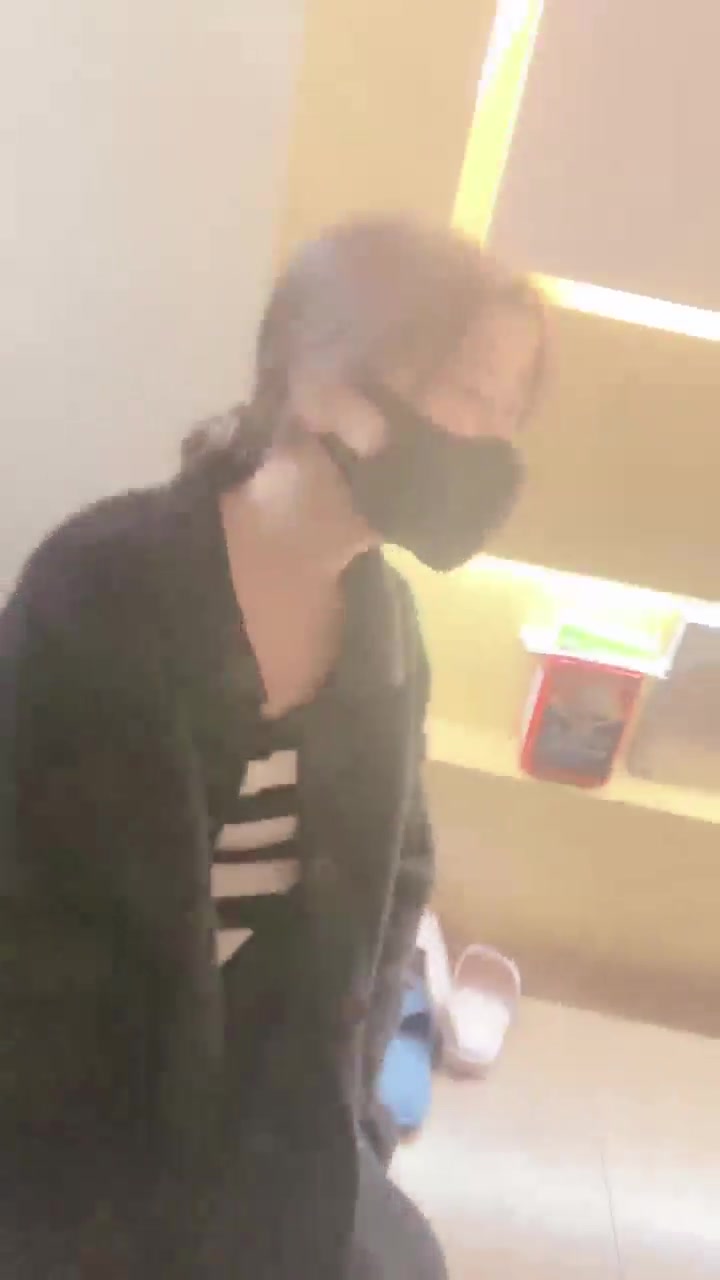 貂蝉 按摩店里点个女技师陪我玩
