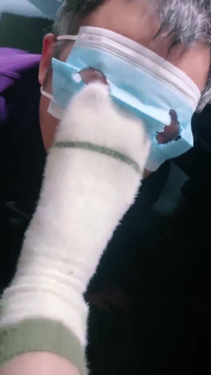 惠子大人  真实网吧调教