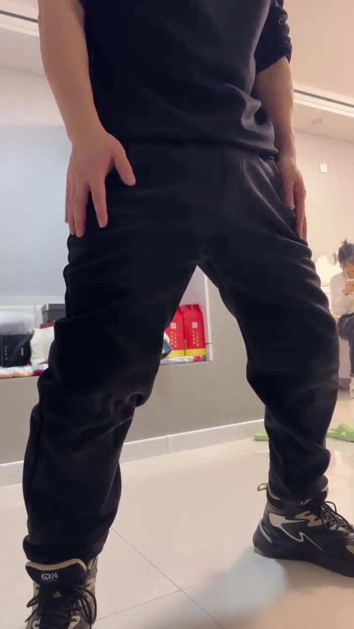 文文master 皮靴踢裆