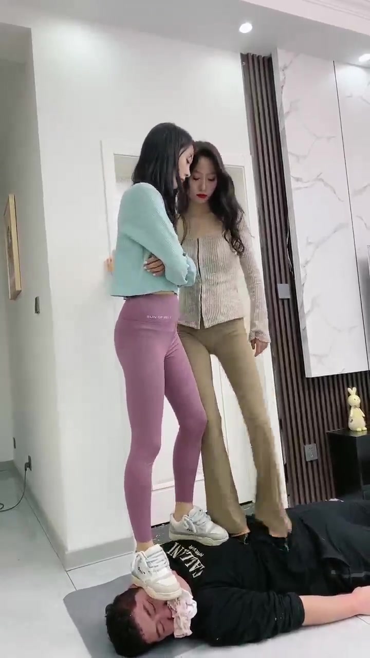 银儿 双女王调教 最真实的事实