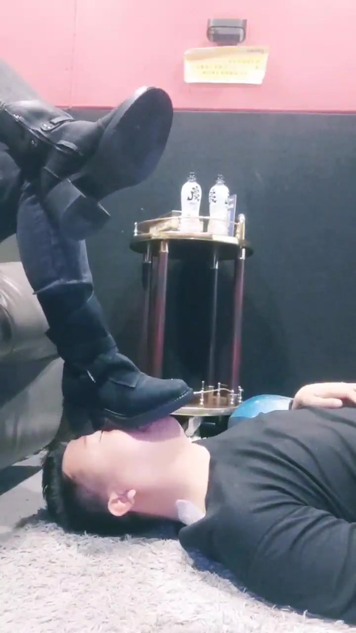 小贱MT 调教靴奴 踩踏