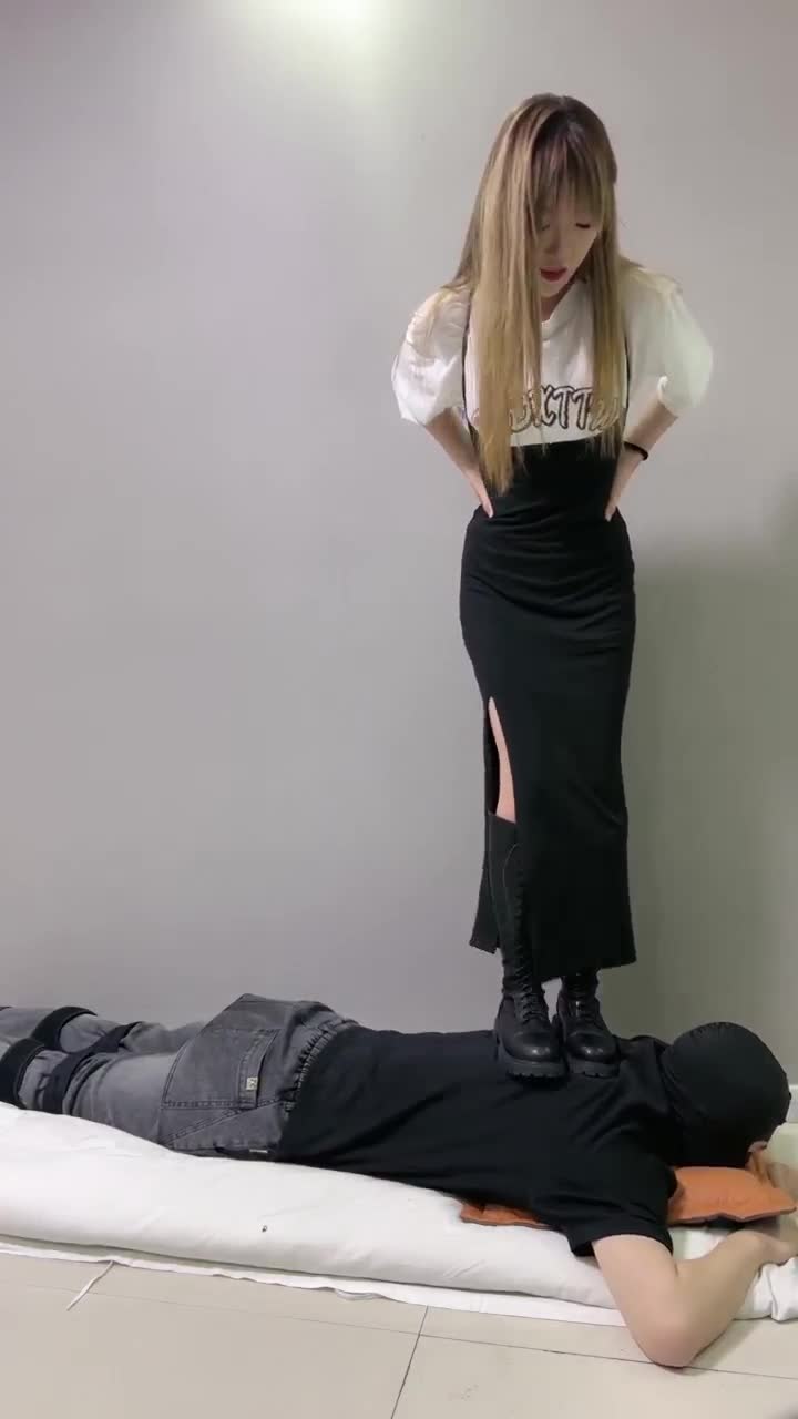 与精神小妹的那些事 群调远方来的客人
