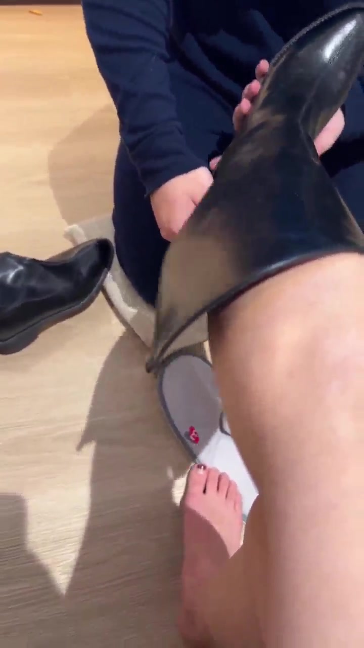伊莉 踢裆