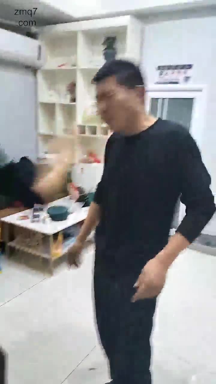 疯狂浪子 暴力小姐姐飞踹