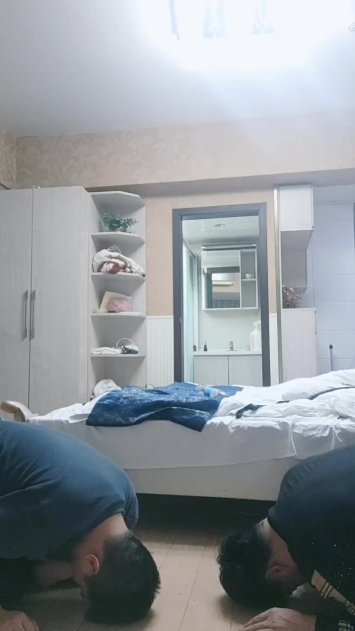 重庆男神 超高颜值的00后美女调教我
