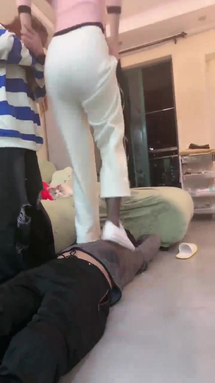 素人星探 素人妹妹与姐姐 一起调教我